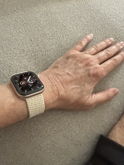 Customer wearing Coobry Loop Band